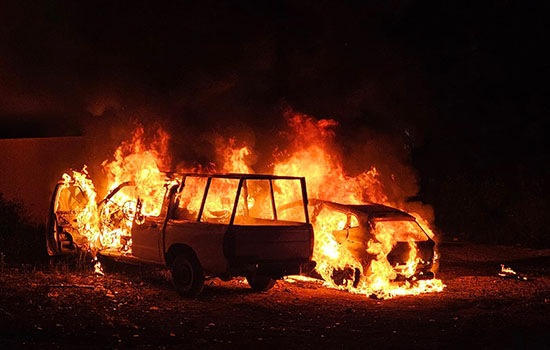 حرق سيارات