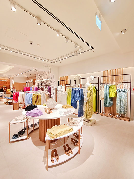 מנגו חנות הדגל בעופר רמת אביב צילום יחצ (11)