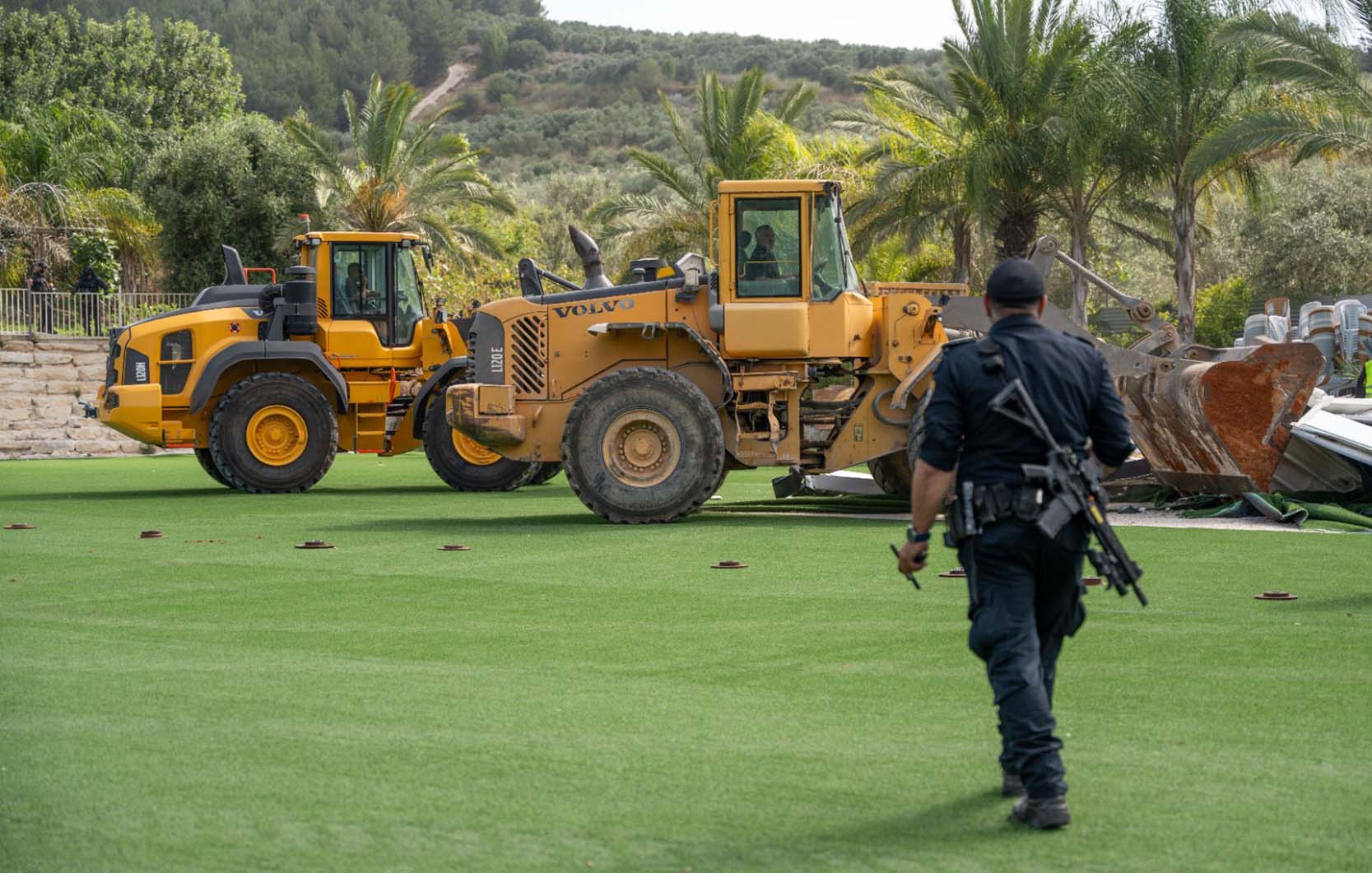 4496a604 1840 453a 92be B6cbc2f322ae