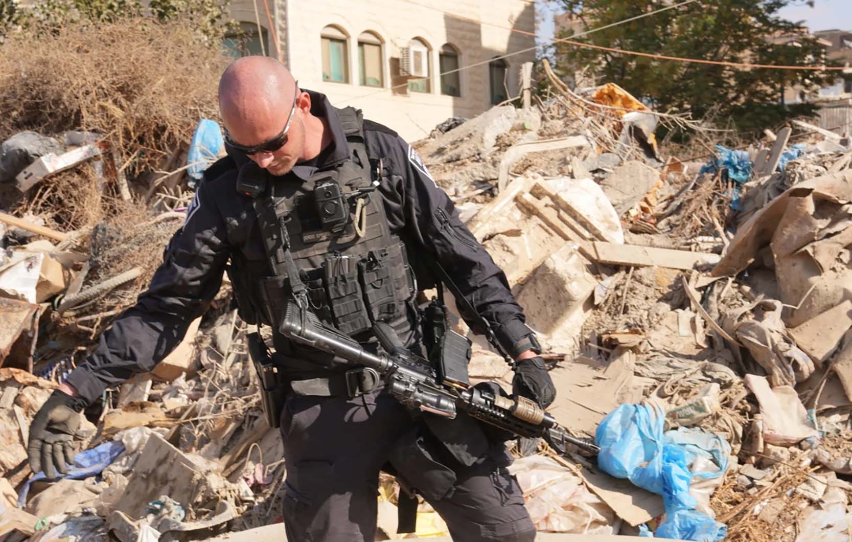 الشرطة والاسلحة