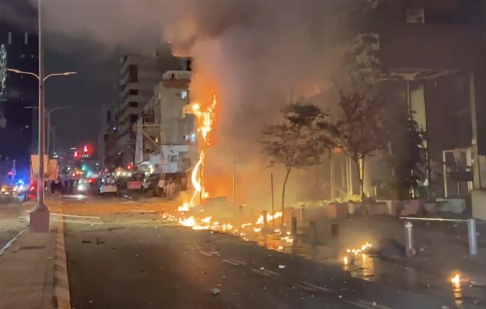 صاروخ على تل ابيب