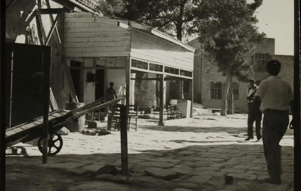 ساحة لجرينة مقهى ابو برجيس ١٩٥٥ 2 2