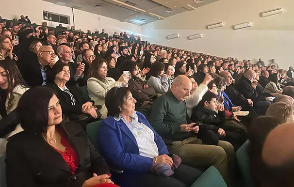 3e45f21d 8a8a 4d64 9669 2fdd74b0d832