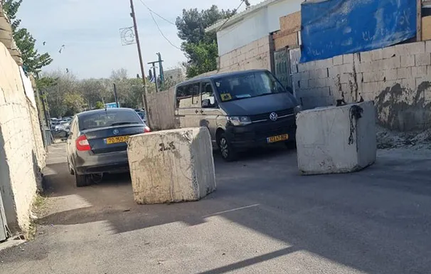 حواجز في اللد