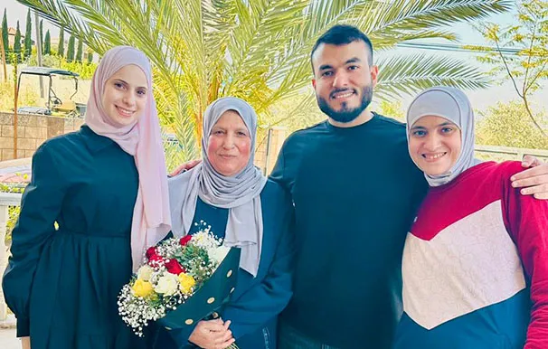 صورة عائلة عباس السيد