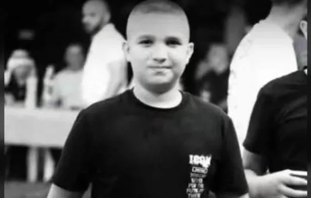 01923fb3 89f1 49ff B8b4 A41e41162a23