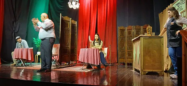 خشبة المسرح 2