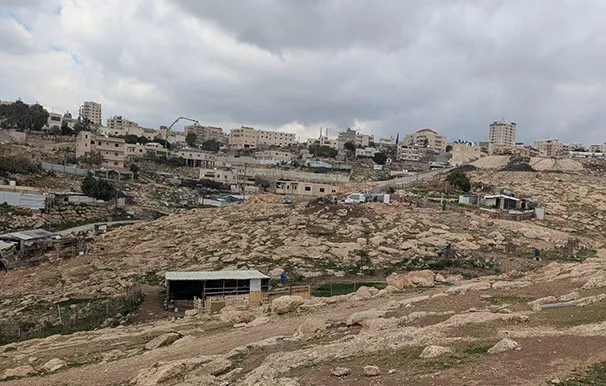 الخان الأحمر وعرب الجهالين