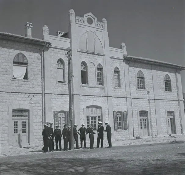 محطة القطار اعثمانية بجانب بوابة عكا عام 1962 ארכיון בוריס כרמי Boris Carmi